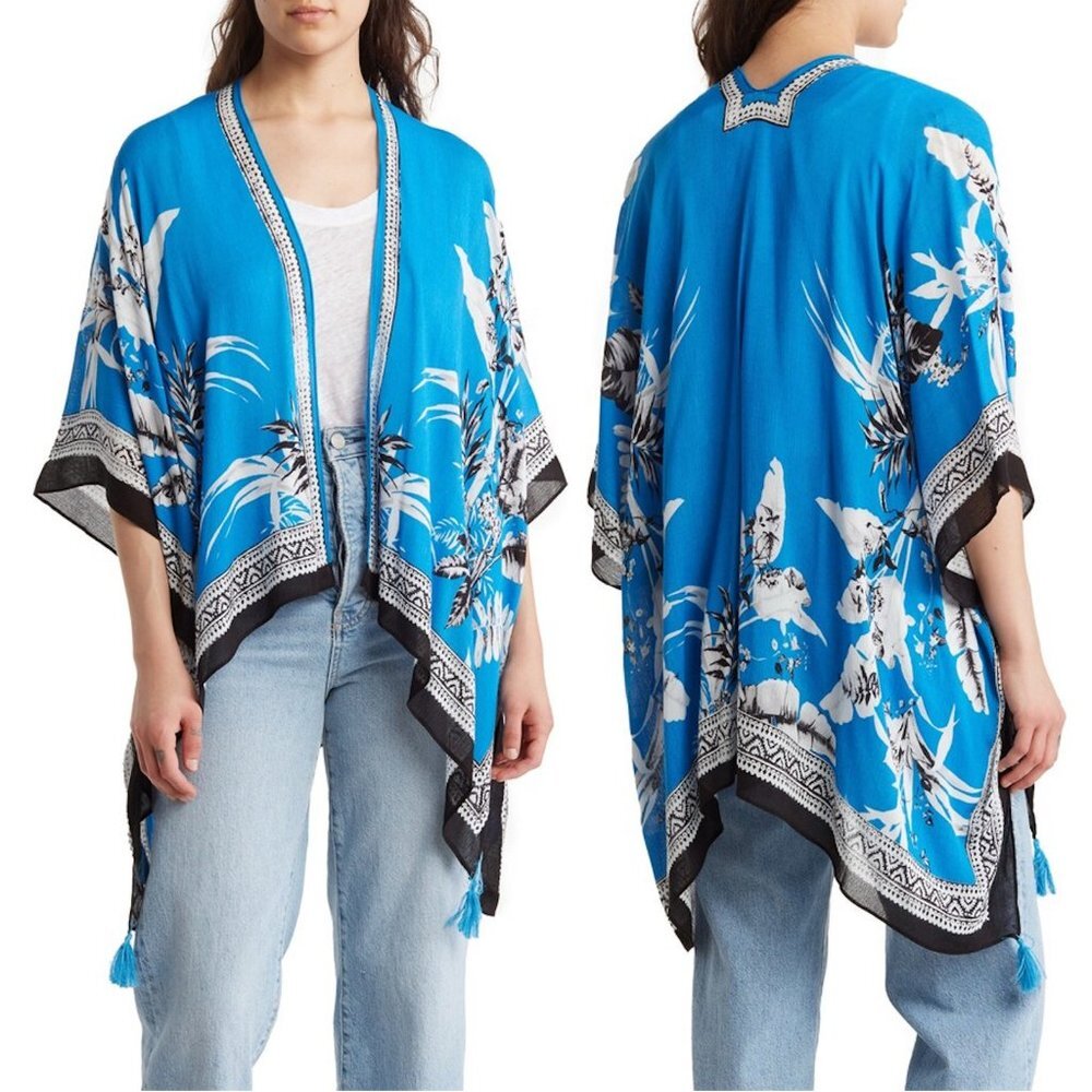 NWT New Vince Camuto Blue Banana Topper
